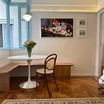 Charming Apartment On The Beach Block!